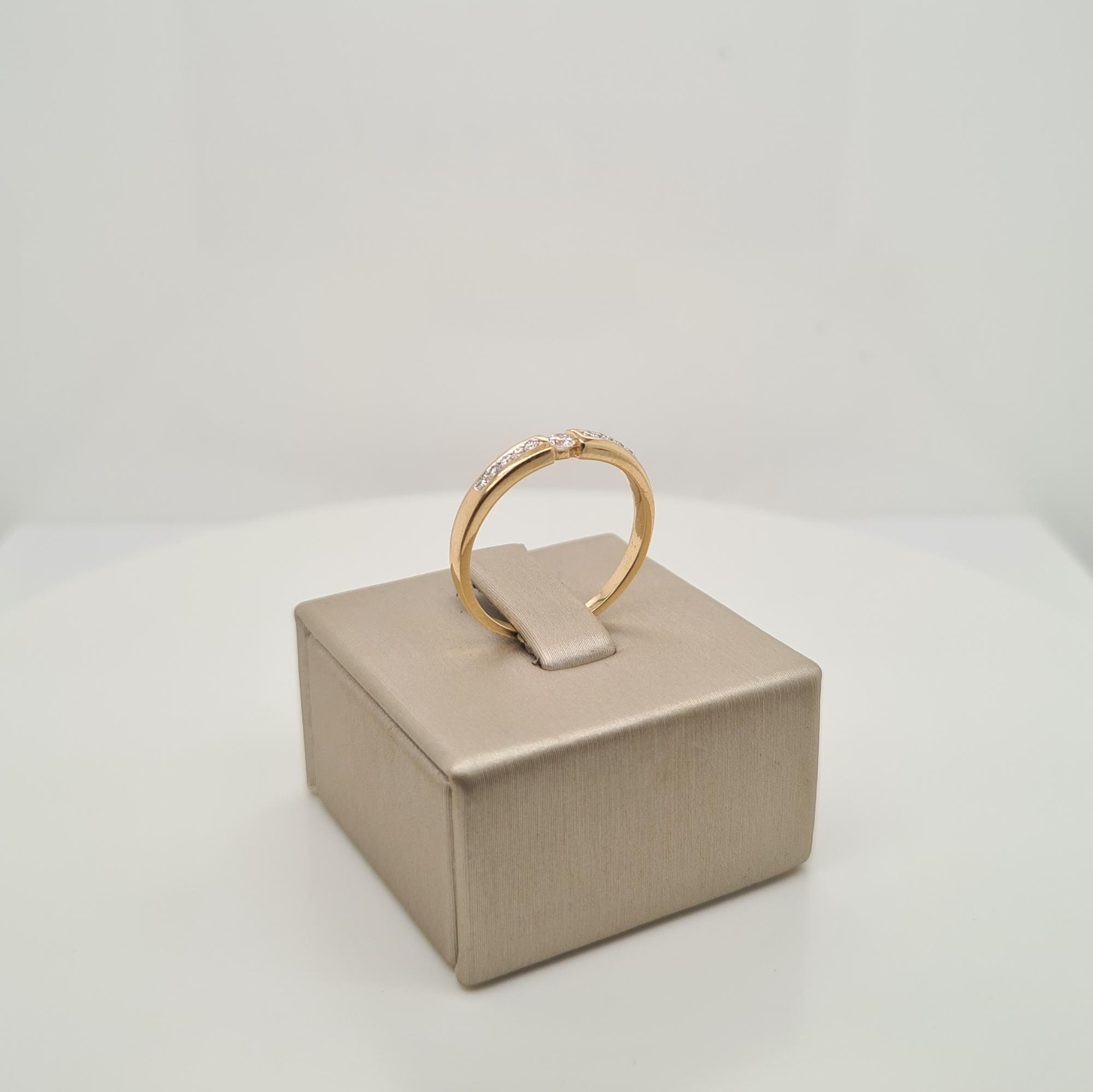 14krt gouden ring met diamant