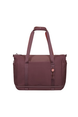 Uitbreidbare reistas Galactic Mauve &ndash; 30 tot 37 liter
Ga comfortabel en georganiseerd op reis met deze stijlvolle reistas in de kleur Galactic Mauve. De tas is gemaakt van polyester en PU en combineert een moderne uitstraling met praktische functionaliteit. Dankzij het ruime hoofdcompartiment en de uitbreidbare inhoud van 30 tot 37 liter biedt deze reistas voldoende ruimte voor kleding, schoenen en andere reisbenodigdheden. Ideaal voor een weekendje weg, een korte vakantie of een zakelijke reis.

De reistas is voorzien van stevige bovenhandvatten en een afneembare schouderriem, zodat je de tas op verschillende manieren kunt dragen. Met de handige smart sleeve aan de achterzijde bevestig je de tas eenvoudig aan de trekstang van een koffer. De ge&iuml;ntegreerde fleshouder zorgt ervoor dat je je drinkfles gemakkelijk bij de hand hebt.

Ook aan de binnenkant is deze reistas praktisch ingericht. De interne organisatie helpt je om je spullen overzichtelijk op te bergen. Daarnaast beschikt de tas over een vloeistoffenzakje, een verborgen vak in het achterpaneel en een speciaal vak voor je AirPods. De ritssluiting houdt je bagage netjes opgeborgen, terwijl het logo aan de voorkant de tas een herkenbare uitstraling geeft.

Dankzij het lichte gewicht van slechts 0,7 kg is deze uitbreidbare reistas een praktische keuze voor iedereen die stijl, ruimte en gebruiksgemak wil combineren.

Productspecificaties

Model: Reistas
Kleur: Galactic Mauve
Materiaal: Polyester en PU
Afmetingen: 22 x 48 x 32 cm
Afmetingen uitgebreid: 22 x 48 x 37 cm
Inhoud: 30 tot 37 liter
Gewicht: 0,7 kg
SKU: 162278-A941
Kenmerken aan de buitenkant

Zachte uitvoering
Ritssluiting
Bovenhandvatten
Afneembare schouderriem
Uitbreidbare inhoud
Smart sleeve aan de achterzijde voor bevestiging aan een koffer
Ge&iuml;ntegreerde fleshouder
Logo aan de voorkant
Kenmerken aan de binnenkant

Praktische interne organisatie
Vloeistoffenzakje
Verborgen vak in het achterpaneel
Speciaal vak voor AirPods

