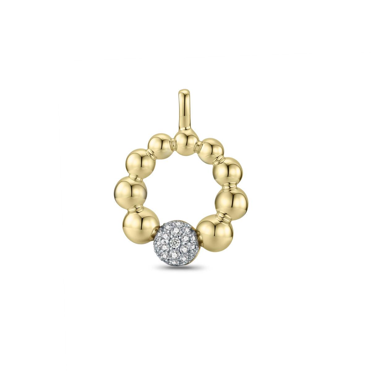 Deze Gisser Hanger is een verfijnd sieraad, verguld en bezet met sprankelende zirconia's in een boldesign. Het straalt luxe en elegantie uit. Draag deze hanger op een eenvoudige ketting voor een subtiele look of combineer met andere sieraden voor extra glamour. Perfect voor zowel dagelijks als feestelijk gebruik. Categorie: JUWEEL.