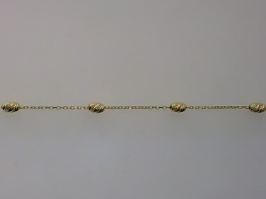 Entdecken Sie das Armband Gold 585 Kugel facettiert, Modellnummer 660/200060/19. Dieses exquisite Schmuckst&uuml;ck in der Kategorie JEWEL beeindruckt als BRACELET im Untertyp YELLOW_GOLDEN. Mit einer L&auml;nge von 190 mm verleiht es jedem Outfit einen Hauch von Eleganz. Tragen Sie es solo oder kombinieren Sie es mit anderen Goldschmuckst&uuml;cken f&uuml;r einen edlen Look.