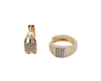 Die Creolen Gold 333 Zirkonia, Modellnummer 709567019, sind elegante Ohrringe mit Zirkonia-Steinen. Diese hochwertigen Creolen verleihen jedem Look einen Hauch von Glamour. Am besten kombinieren Sie sie mit einem schicken Abendkleid oder formeller Kleidung, um das schimmernde Design hervorzuheben und einen eleganten Auftritt zu garantieren. Perfekt f&uuml;r besondere Anl&auml;sse oder stilvolle Abende.