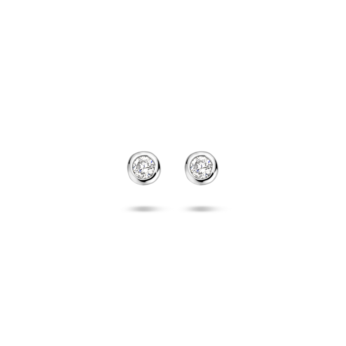 Gerhodineerd zilveren oorknoppen met zirconia gezet in gladomzetting.