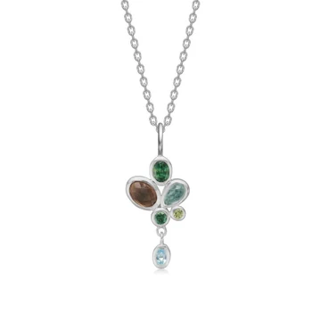 Deze sterling zilveren ketting kan op zowel 42 als 45 cm gedragen worden. De hanger is versierd met een 6 x 4 mm rookkwarts, een 5 x 3 mm blauwe kwarts, een 4 x 3 mm en een 2,5 mm groene kwarts, een 2 mm peridoot en een 3 x 2 mm blauwe topaas.