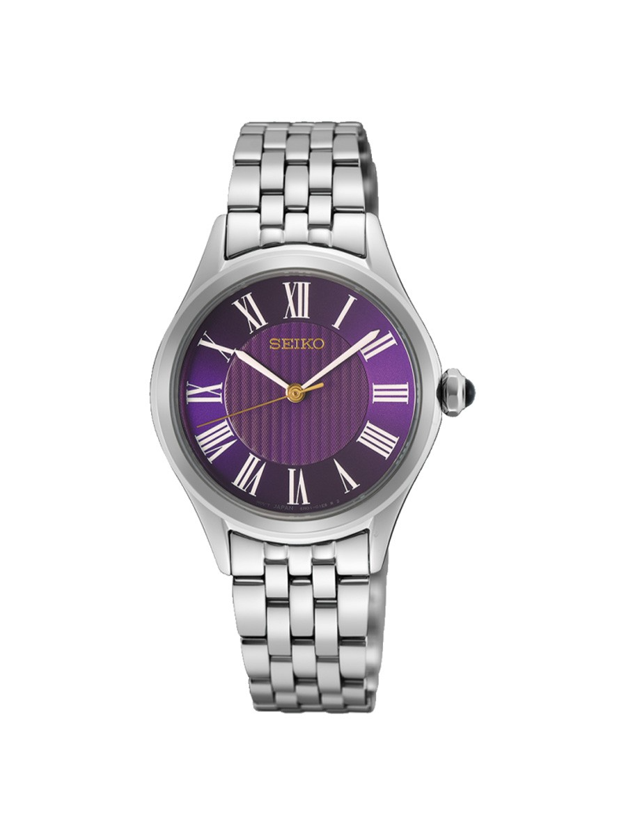 SEIKO CLASSIC CONCEPTUAL LADY LIMITED EDITION HORLOGE HGH004P1
Dit dameshorloge behoort tot de Classics serie. Deze serie bestaat uit elegante horloges met een klassieke uitstraling. Dit model is gelimiteerd uitgegeven in een oplage van 150 exemplaren. 

Dit horloge is uitgevoerd met een paarse wijzerplaat met zilverkleurige wijzers en index. De horlogekast (diameter 29,6 mm) en band zijn gemaakt van edelstaal. Het horloge loopt op een quartz uurwerk en is tot 50 meter waterdicht, waardoor het geschikt is voor alle wateractiviteiten. Daarnaast is het horloge aan de voorzijde voorzien van saffierglas. Dit Seiko model is perfect voor dames die op zoek zijn naar een sportief polshorloge van hoogwaardige kwaliteit.