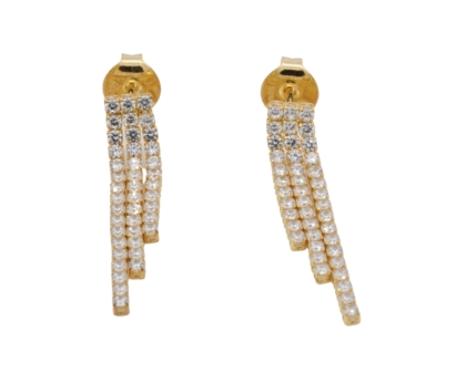 Die Ohrstecker Silber GP lang Zirkonia, Modellnummer 743767019, sind elegante Schmuckst&uuml;cke, die mit funkelnden Zirkoniasteinen besetzt sind. Sie geh&ouml;ren zur Kategorie "Schmuck" und speziell zu den "Steckohrringen". Diese Ohrstecker sind ideal f&uuml;r elegante Anl&auml;sse und lassen sich am besten mit aufgestecktem Haar oder einem eleganten Kleid kombinieren.