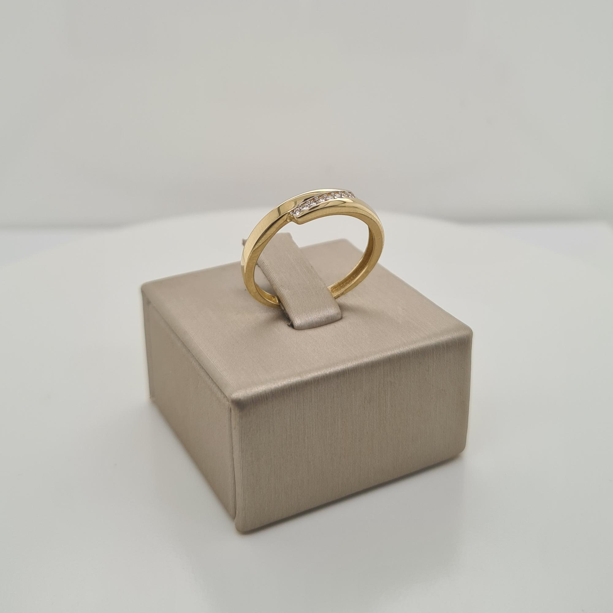 14krt gouden ring met zirkonia