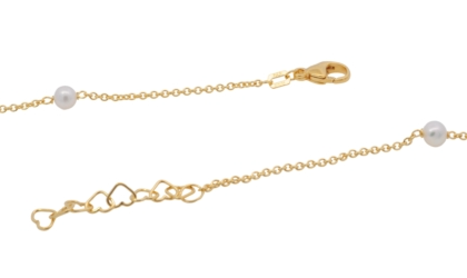 Dieses Armband, Modellnummer 753168019, besticht durch seinen eleganten silbernen Look mit vergoldetem Anker und 3 S&uuml;&szlig;wasserperlen (Gr&ouml;&szlig;e 5-6 mm). Das Schmuckst&uuml;ck geh&ouml;rt zur Kategorie Armband und hat eine Gr&ouml;&szlig;e von 180 mm. Ideal als stilvolles Accessoire f&uuml;r l&auml;ssige oder formelle Anl&auml;sse. Perfekt f&uuml;r das t&auml;gliche Tragen oder als Geschenk.