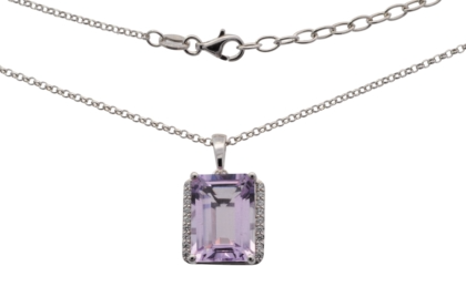 Die Kette mit Anh&auml;nger aus Silber mit einem rosafarbenen Amethyst und Zirkonia, Modellnummer 762716119, ist ein elegantes Schmuckst&uuml;ck. Perfekt f&uuml;r besondere Anl&auml;sse oder als t&auml;glicher Blickfang. Am besten tragen Sie diese Halskette zu einem schlichten Outfit, um den funkelnden Anh&auml;nger optimal zur Geltung zu bringen. Ein Muss f&uuml;r jeden Schmuckliebhaber!