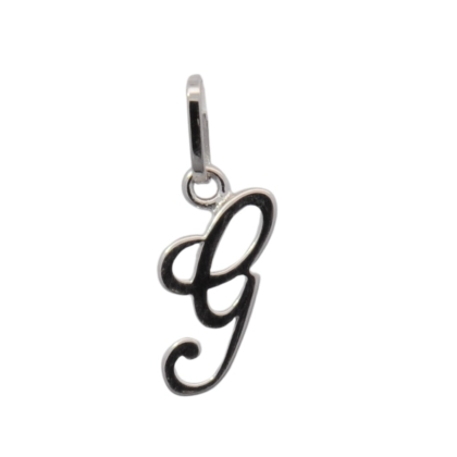 Entdecken Sie unseren Buchstaben-Anh&auml;nger "G" aus hochwertigem 925er Sterlingsilber. Mit einem Gewicht von 0.46 Gramm ist dieser elegante Anh&auml;nger das perfekte Accessoire f&uuml;r jede Kette. Tragen Sie ihn nah am Herzen als stilvolles Statement oder verschenken Sie ihn an einen besonderen Menschen. Ein zeitloses Schmuckst&uuml;ck f&uuml;r jeden Anlass.