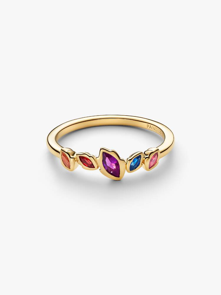 Volg de kleuren van de wind. Kristallen in een marquise-slijpvorm en in rijke kleurtinten brengen de vrije geest van Pocahontas tot leven in deze met 14-karaats goud vergulde ring.