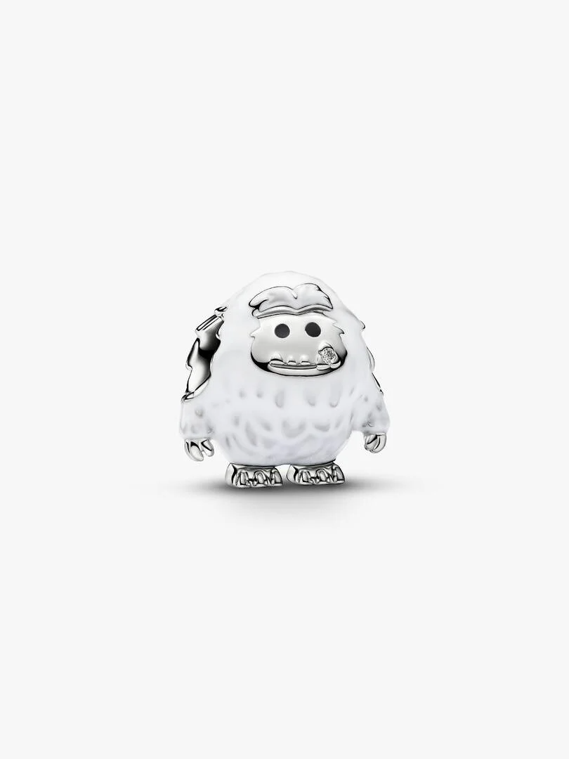 Schattig besneeuwd. Deze met platina vergulde Yeti-bedel is bedekt met wit emaille, met een getextureerd bontdetail en een sprankelende steen voor een bevroren finish.