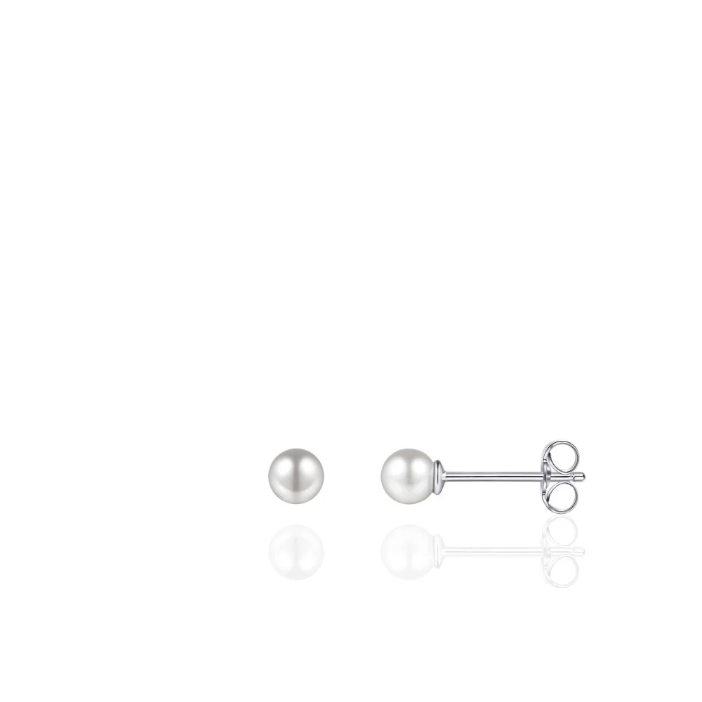 De 4mm OP stud oorbellen van een ongekend merk zijn prachtige sieraden met parels. Perfect voor een elegante en verfijnde look. Draag ze bij formele gelegenheden of als subtiel accent bij je dagelijkse outfit. Combineer ze met andere parelsieraden voor een complete en klassieke uitstraling. Ideaal voor zowel formele als casual gelegenheden.