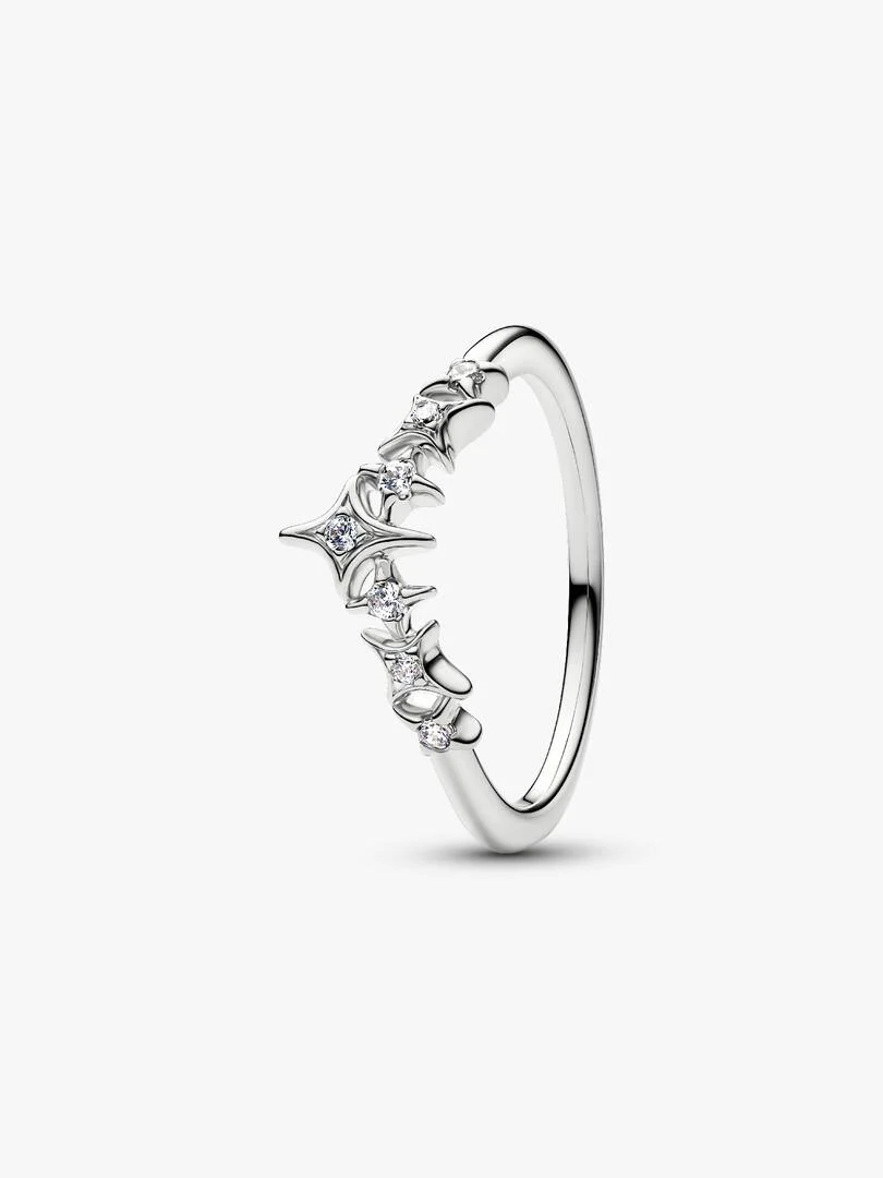 Een diadeem met een duidelijk gezichtspunt. De platina-vergulde band is gevormd als een zachte V en afgewerkt met sterdetails van heldere stenen.