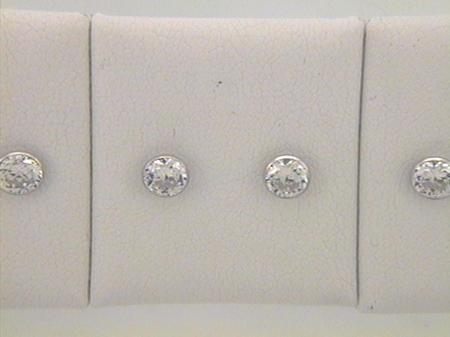 Der Sortiment Ohrstecker Silber Zirkonia, Modellnummer OS150275, beeindruckt durch seine eleganten Zirkonia-Steine und das hochwertige Silbermaterial. Diese Ohrstecker sind leicht, mit einem Gewicht von 2 Gramm, und sorgen f&uuml;r ein angenehmes Tragegef&uuml;hl. Perfekt f&uuml;r den t&auml;glichen Gebrauch oder besondere Anl&auml;sse, verleihen sie jedem Outfit einen Hauch von zeitloser Eleganz. Ideal als dezentes Highlight bei Hochsteckfrisuren.