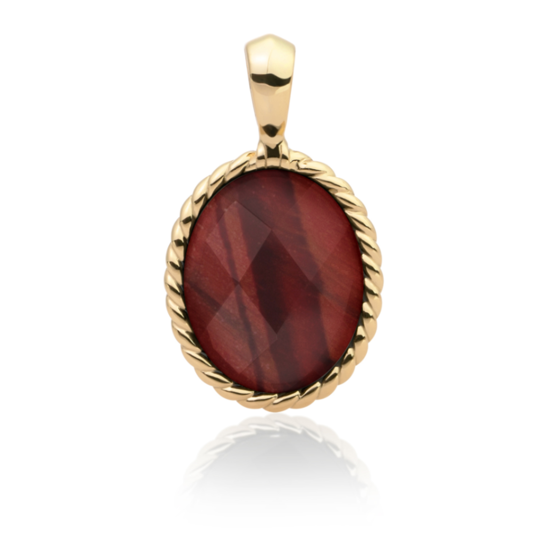 De Twist Pendant Red Tiger Eye heeft een aanwezigheid die subtiel is, maar niet te missen. Red Tiger Eye speelt met roodbruine tinten en een natuurlijke glans die chatoyance heet, dat zijdeachtige lichteffect dat door de steen beweegt. De gedraaide vorm van de hanger geeft beweging, alsof het ontwerp nooit stilstaat. Vervaardigd uit 925 Sterling Zilver met een warme goudkleurige afwerking, voelt deze hanger kwalitatief en draagt hij prettig. Je kunt hem dragen bij een casual lunch of een avondje uit, hij past zich aan zonder zijn karakter te verliezen. Red Tiger Eye is een steen die aards en warm aanvoelt, met een diepte die je blijft trekken. Deze hanger combineert moeiteloos met andere sieraden of staat solo, afhankelijk van jouw stemming. &bull; 925 Sterling Zilver met Gold Plated afwerking &bull; Red Tiger Eye met natuurlijke chatoyance &bull; Gedraaide vormgeving voor eigentijdse uitstraling &bull; Solo te dragen of te combineren met andere kettingen Of je hem nu draagt op een basic shirt of over een mooie blouse, de Twist Pendant Red Tiger Eye voegt dat warme, persoonlijke detail toe waar je naar zoekt.
