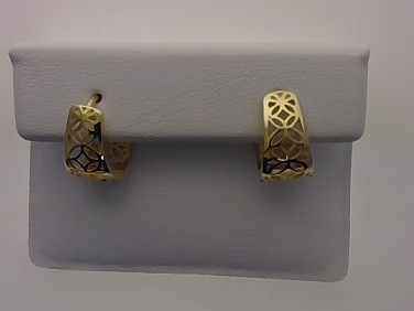 Entdecken Sie das elegante Creolen Paar mit der Modellnummer 26-368. Diese stilvollen Creolen geh&ouml;ren zur Kategorie Schmuck und sind vom Typ Ohrringe. Ideal f&uuml;r jeden Anlass, verleihen sie Ihrem Look einen Hauch von Eleganz. Kombinieren Sie sie mit einem schlichten Outfit oder einem eleganten Abendkleid, um einen zeitlosen Stil zu kreieren.
